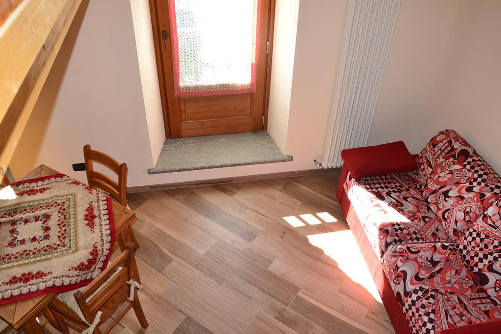 Ferienwohnung Lo Coppa Fen Aosta Zimmer foto