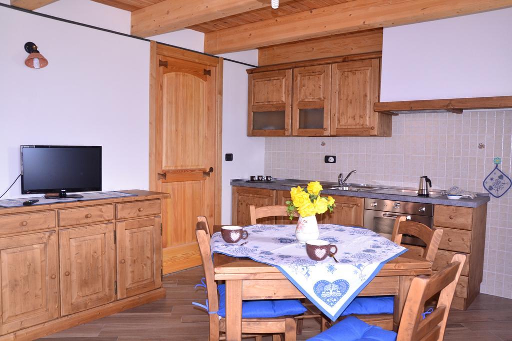 Ferienwohnung Lo Coppa Fen Aosta Zimmer foto